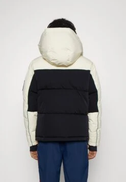 Ellesse Strezing Padded JacketGiacca InvernaleBlack Uomo Giacche EL942F03I-Q11 4 Ellesse Strezing Padded JacketGiacca InvernaleBlack Uomo Giacche EL942F03I-Q11 -Ellesse 03d71fab906f4ee18fffe302857d0068