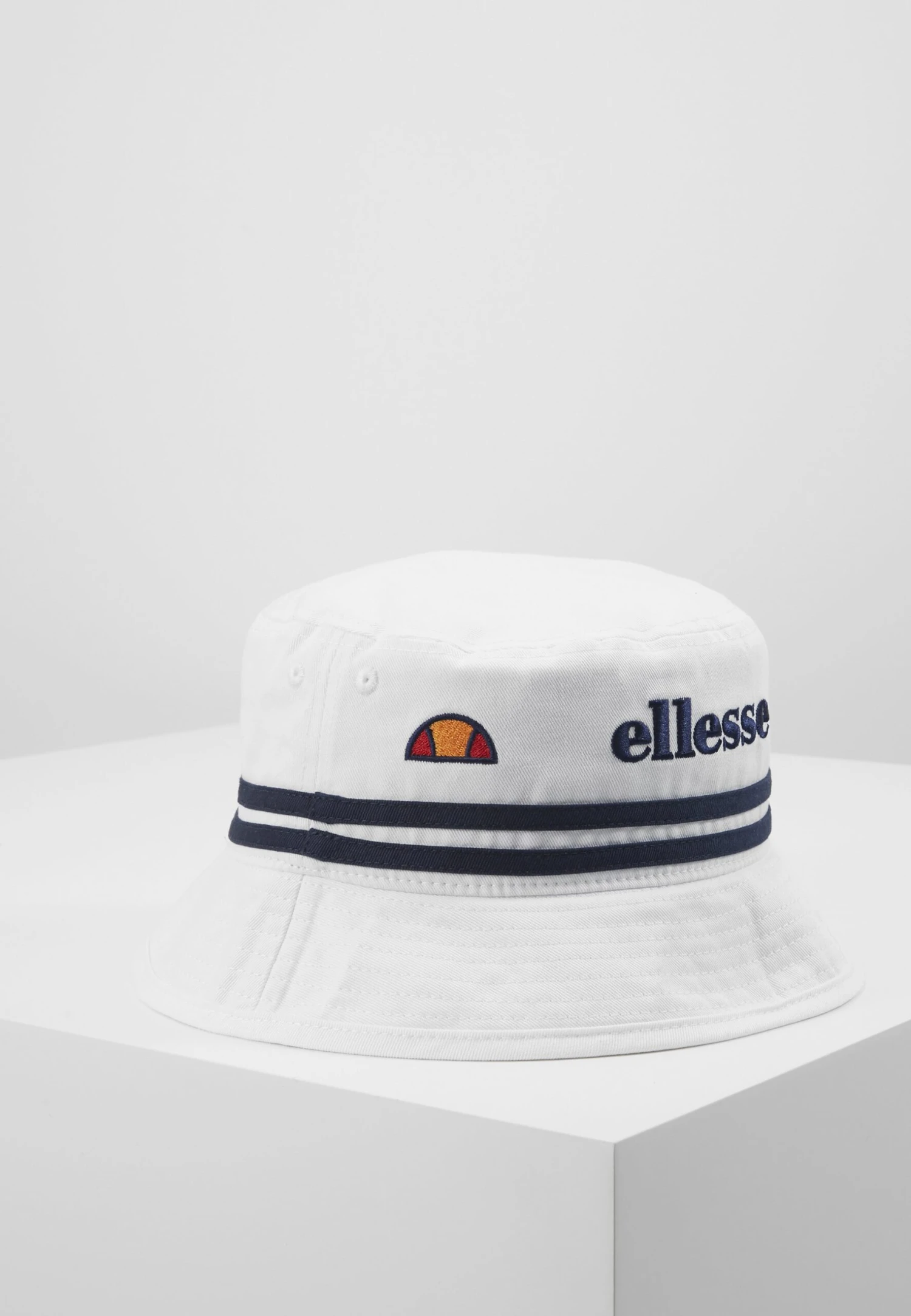 Lorenzo Bucket Hat Unisex - Cappello - White Ellesse Lorenzo Bucket Hat Unisex - Cappello - White -Ellesse 06900c26636d4e01acf7dde2deb57cca scaled