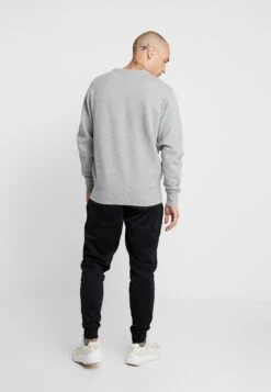 Ellesse FelpaGrey Marl Uomo Maglieria E Felpe EL922S01W-C11 -Ellesse 06b3e3b7073c47b49d31c82968fe1d68