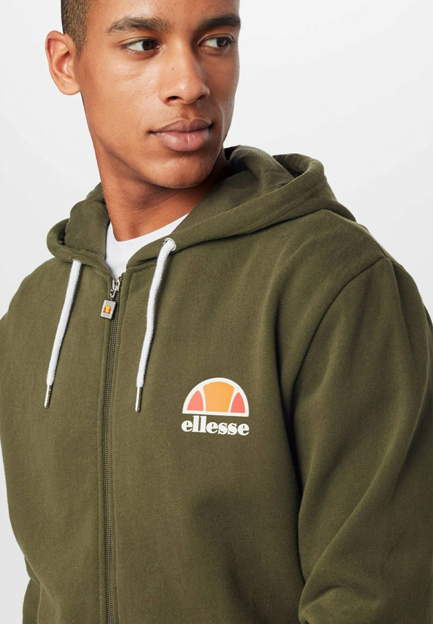 BrieroFelpa Con ZipKhaki Uomo Maglieria e Felpe EL922S071-N11 Ellesse BrieroFelpa Con ZipKhaki Uomo Maglieria E Felpe EL922S071-N11 -Ellesse 08edd4c6610d47dfbeb728ef382ad772 scaled