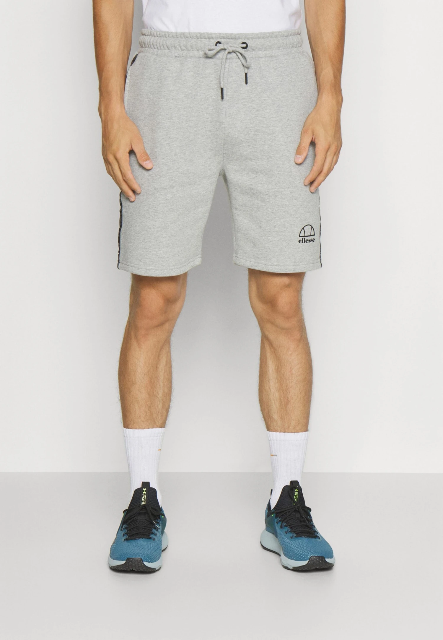 Durabilita ShortPantaloncini SportiviGrey Uomo Bermuda EL942E04R-C11 Ellesse Durabilita ShortPantaloncini SportiviGrey Uomo Bermuda EL942E04R-C11 -Ellesse 0acaad007daf48c694290d70da8beac3 scaled