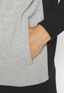 Ellesse Corpo HoodyFelpa Con CappuccioBlack Uomo Abbigliamento EL942G02Y-Q11 -Ellesse 0ca04ae3a6c74ea2bcf59c2a0a604d4f