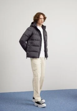 Ellesse PadderinoGiacca InvernaleBlack Uomo Giacche EL922T0A5-Q11 -Ellesse 113f5e2135ff4f22ad5d35c7c32330d9