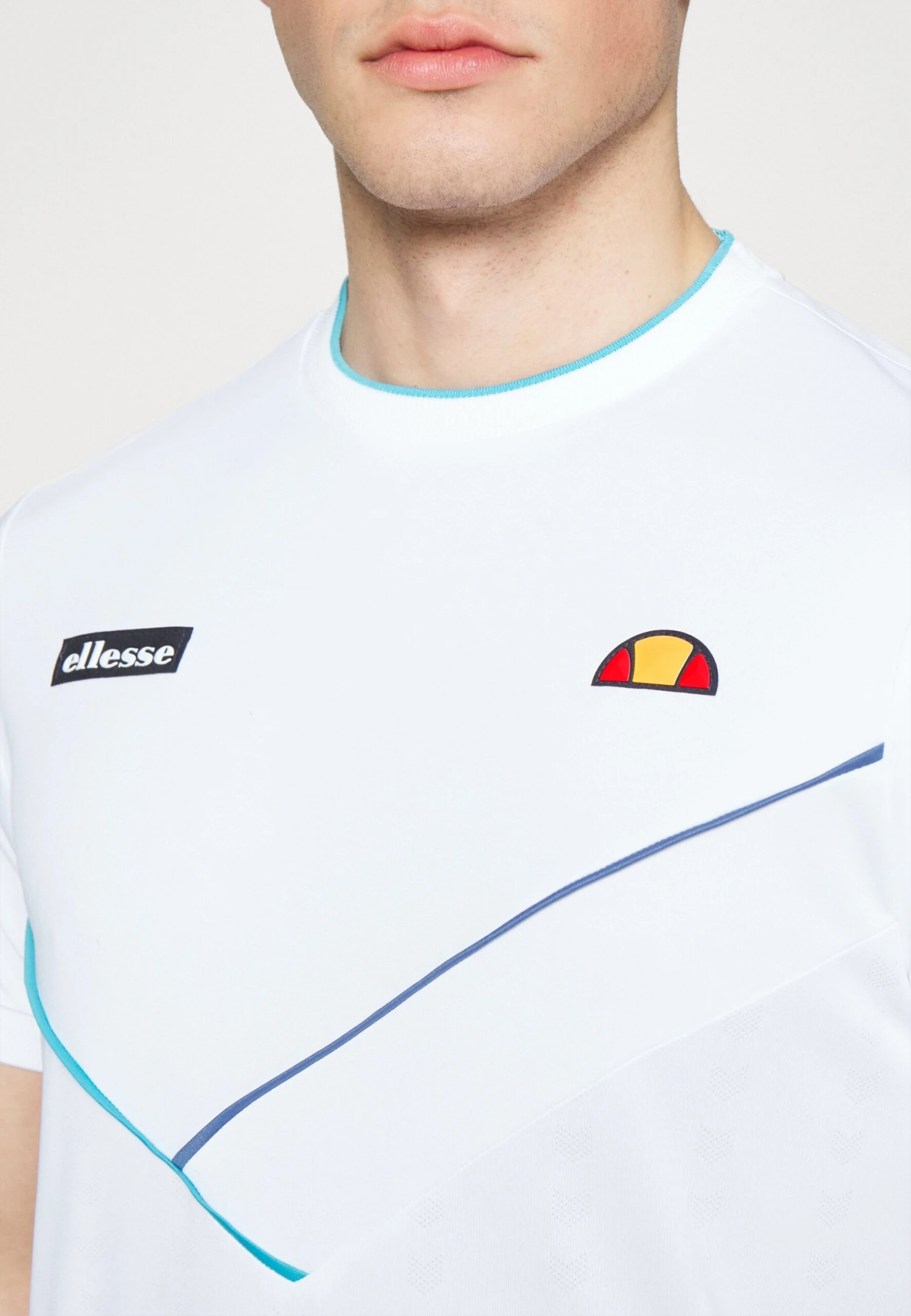 TournelleT-Shirt SportWhite Uomo Abbigliamento EL942D04V-A11 Ellesse TournelleT-Shirt SportWhite Uomo Abbigliamento EL942D04V-A11 -Ellesse 1695ce7acc494a53800137dead95eb10 scaled