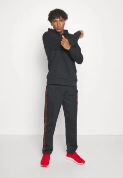 Ellesse Udinee HoodieFelpa Con CappuccioBlack Uomo Abbigliamento EL942G031-Q11 -Ellesse 18723f9760134e248041e7505a0f8b4b