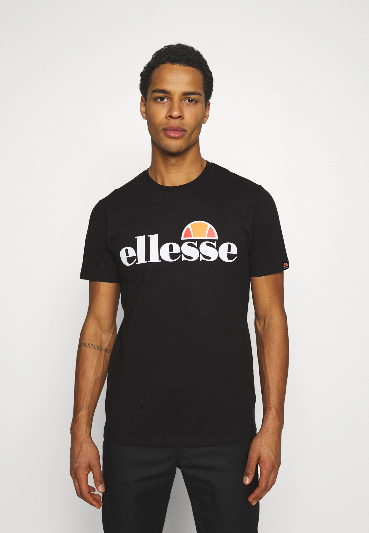 Sl Prado TeeT-Shirt Con StampaBlack Uomo T-shirt e polo EL922O06W-Q11 Ellesse Sl Prado TeeT-Shirt Con StampaBlack Uomo T-shirt E Polo EL922O06W-Q11 -Ellesse 18c1cd61de224a2f860c90c650094d30 scaled