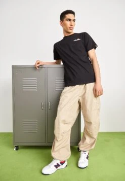 Ellesse Liammo TeeT-Shirt Con StampaBlack Uomo T-shirt E Polo EL922O0I1-Q11 -Ellesse 1956dec7ff6a4d02a252e8009ea0f85e