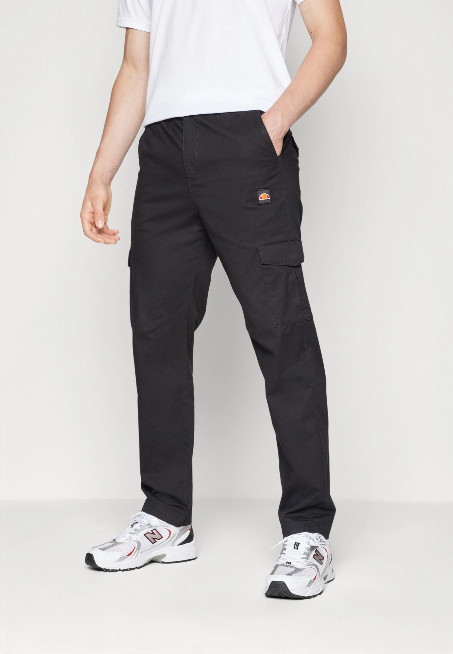RingaPantaloni CargoBlack Uomo Pantaloni EL922E061-Q11 Ellesse RingaPantaloni CargoBlack Uomo Pantaloni EL922E061-Q11 -Ellesse 1c4c1df3450740a79af72c2194195764 scaled