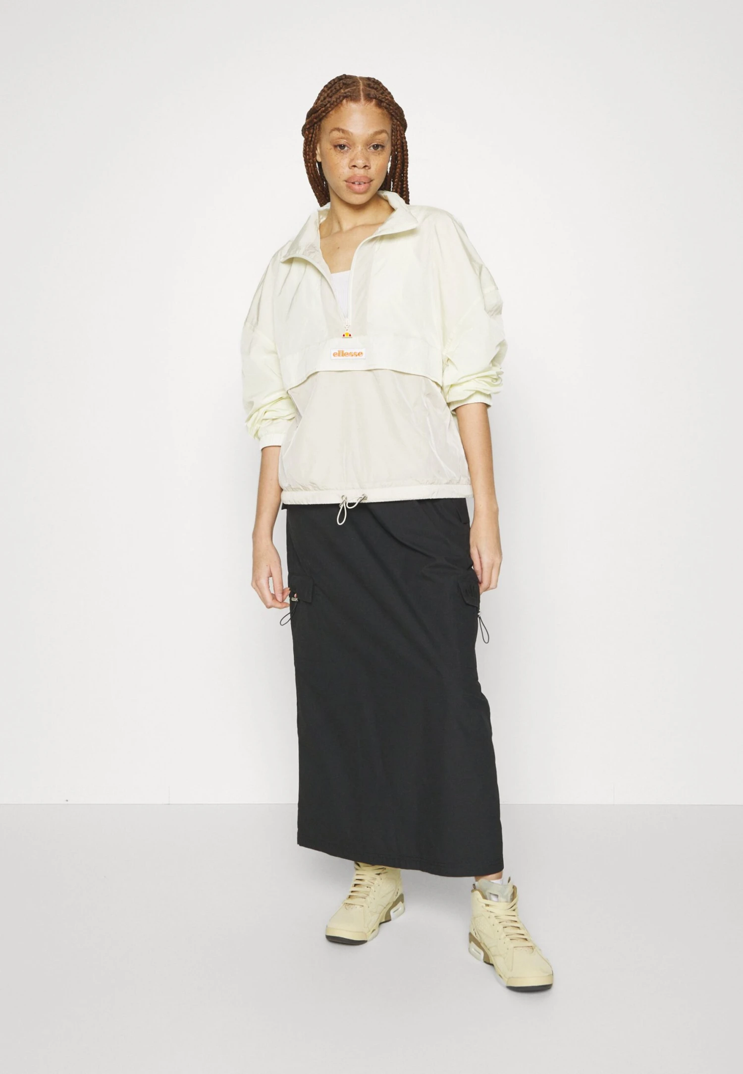 LeraGiacca A VentoOff White Donna Giacche e blazer EL921G03H-A11 Ellesse LeraGiacca A VentoOff White Donna Giacche E Blazer EL921G03H-A11 -Ellesse 1e3fcf1054ee4bf9b20ce194058236b8 scaled