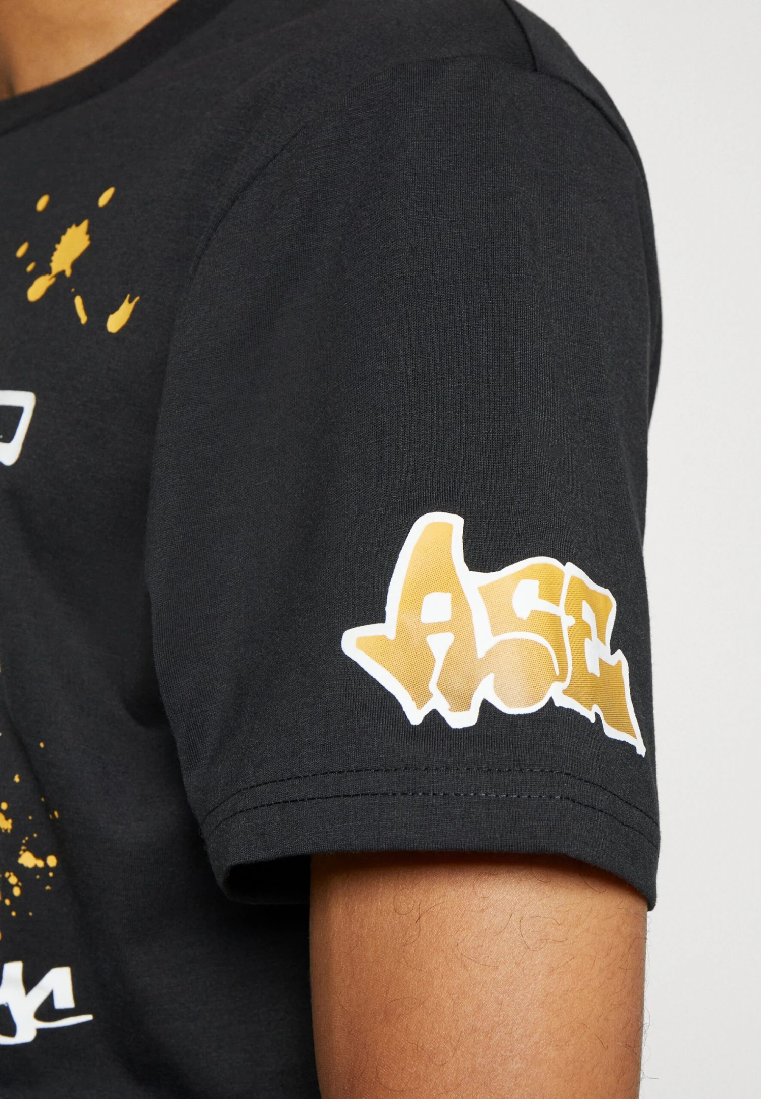 Fifth TeeT-Shirt Con StampaBlack Uomo T-shirt e polo EL942D04X-Q11 Ellesse Fifth TeeT-Shirt Con StampaBlack Uomo T-shirt E Polo EL942D04X-Q11 -Ellesse 210c3d64625741b2bebf20ada5f6f109 scaled