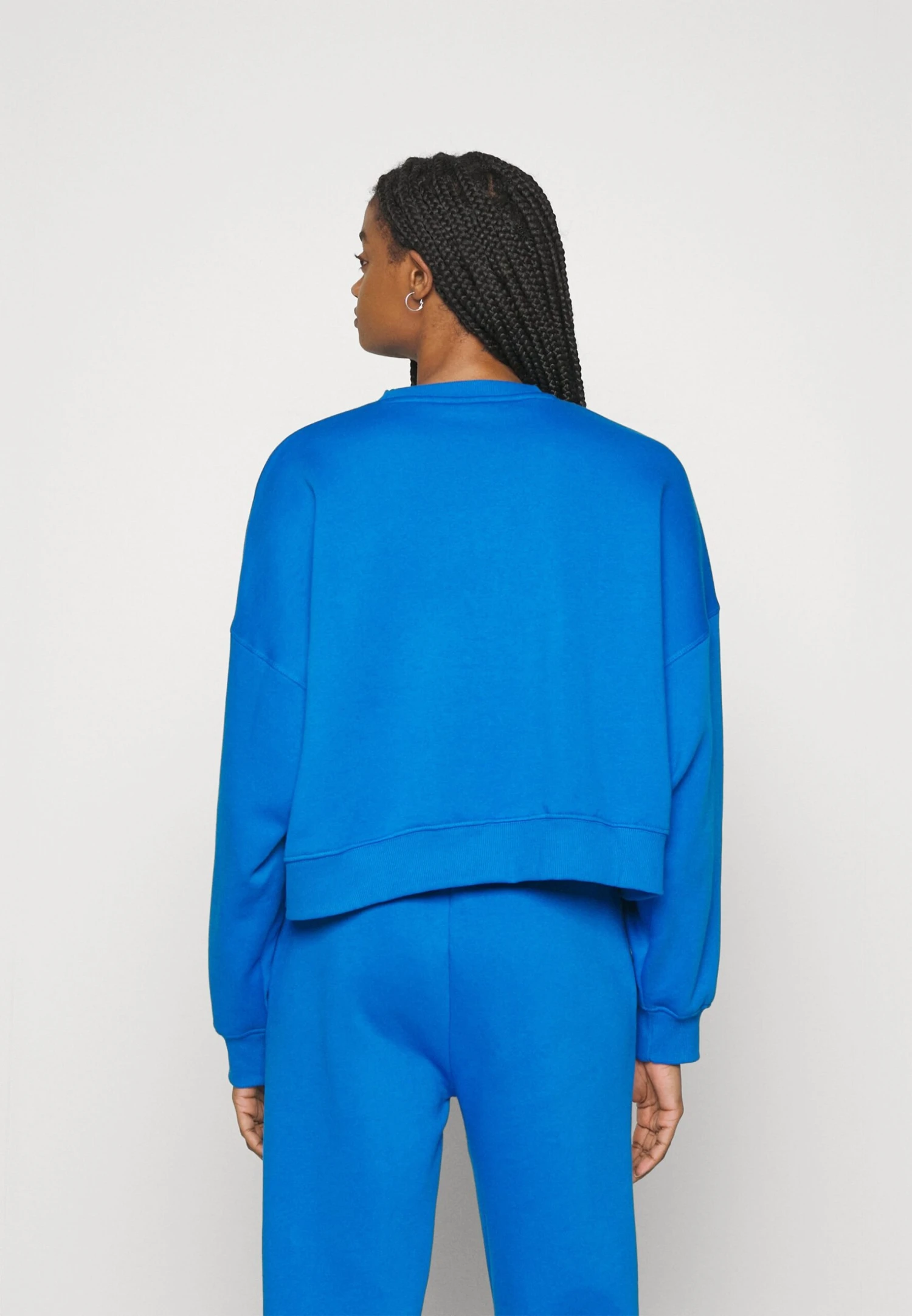 Lomond Oversized FelpaRoyal Blue Donna Felpe EL921J09O-K11 Ellesse Lomond Oversized FelpaRoyal Blue Donna Felpe EL921J09O-K11 -Ellesse 2320ff9494754fcaa918e52b441b2e26 scaled