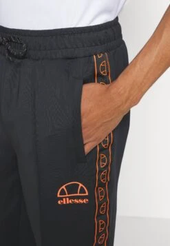 Ellesse Rizzi Track PantPantaloni SportiviBlack Uomo Pantaloni EL942E04L-Q11 -Ellesse 258184e2811647b88e597adbd8a04a7b