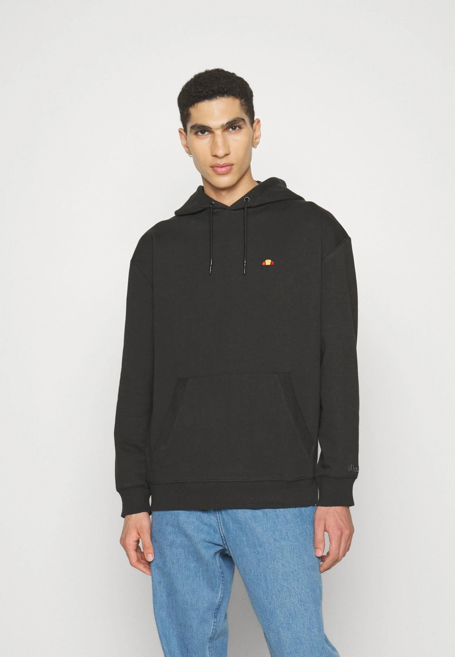 Caldine HoodyFelpaBlack Uomo Maglieria e Felpe EL922S0CJ-Q11 Ellesse Caldine HoodyFelpaBlack Uomo Maglieria E Felpe EL922S0CJ-Q11 -Ellesse 303e5756580e4538b8b6431ff439d9c8 scaled