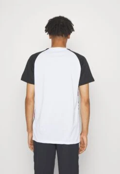 Ellesse Napolino TeeT-Shirt Con StampaMulti-Coloured Uomo Abbigliamento EL942D055-T11 -Ellesse 33e044ddefdc4923a8bb863ba7ca5dd9