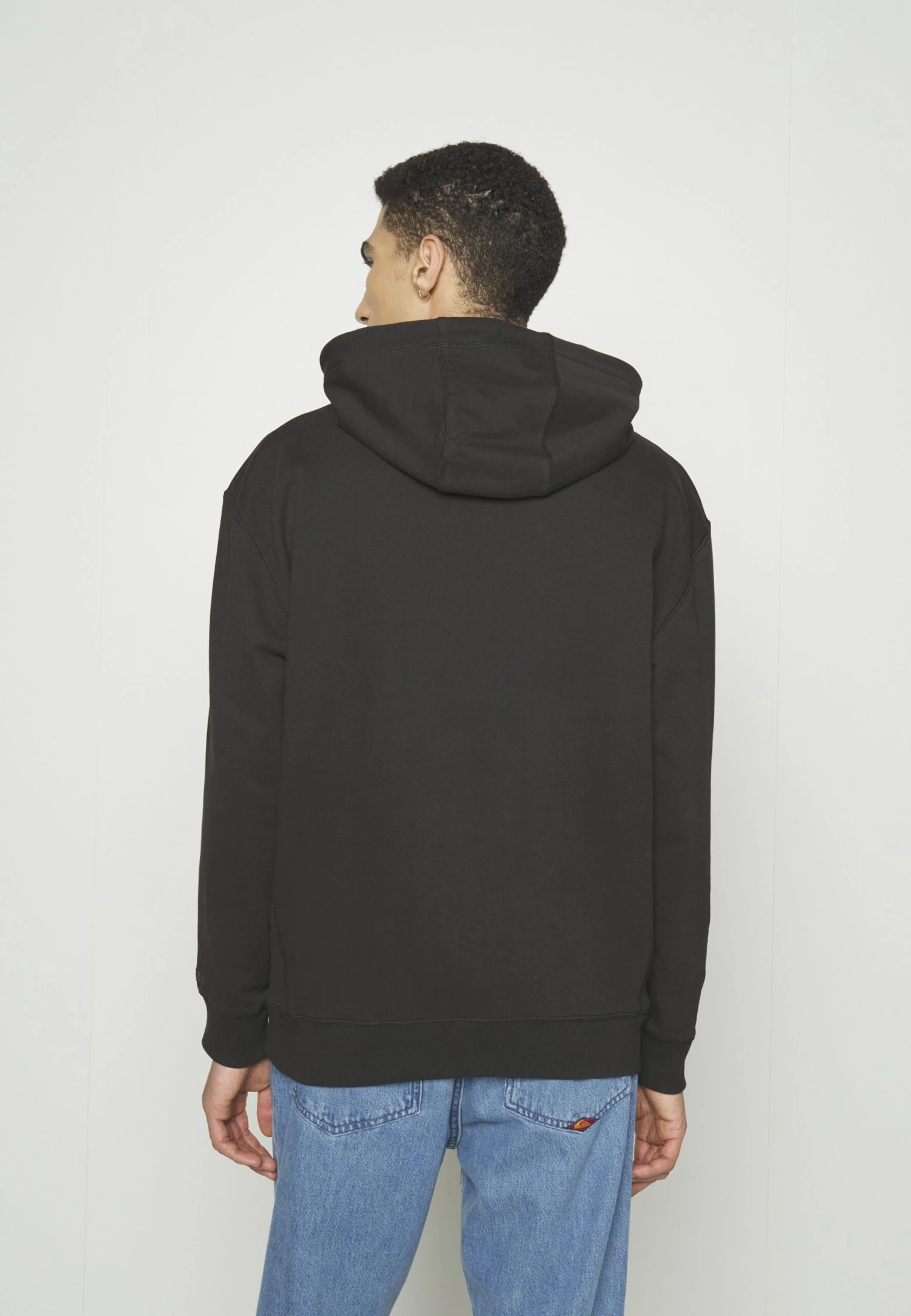 Caldine HoodyFelpaBlack Uomo Maglieria e Felpe EL922S0CJ-Q11 Ellesse Caldine HoodyFelpaBlack Uomo Maglieria E Felpe EL922S0CJ-Q11 -Ellesse 353def18a0c748cb81346984ff9dca1a scaled