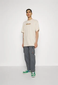 Ellesse Kem TeeT-Shirt Con StampaOffwhite Uomo Abbigliamento EL922O0I0-A11 -Ellesse 57dccb198b7f4a72aac884f65d2564df