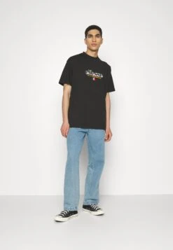 Ellesse Vought TeeT-Shirt Con StampaBlack Uomo T-shirt E Polo EL922O0I3-Q11 6 Ellesse Vought TeeT-Shirt Con StampaBlack Uomo T-shirt E Polo EL922O0I3-Q11 -Ellesse 57f86ca8673345a8ba00f56681e08bd0