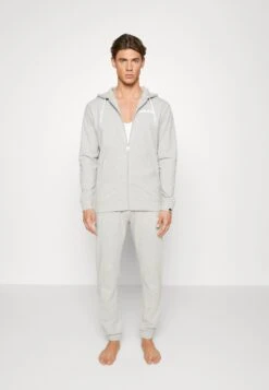 Ellesse BeviloPigiamaGrey Marl Uomo Per La Notte EL982M00I-C11 3 Ellesse BeviloPigiamaGrey Marl Uomo Per La Notte EL982M00I-C11 -Ellesse 64246caeb69d4ef7b4656a77d3df5a22