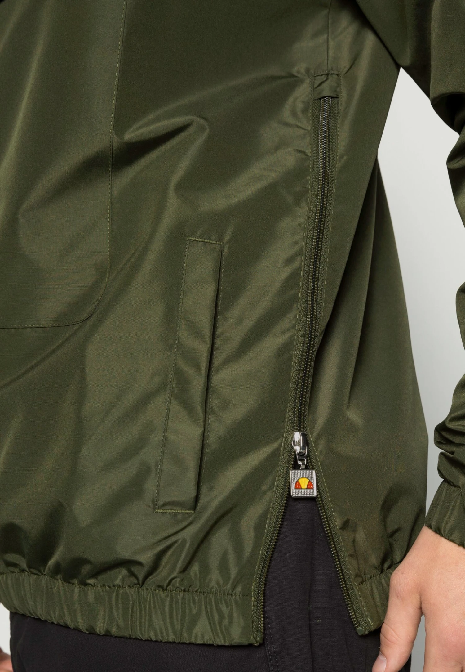 MontGiacca A VentoKhaki Uomo Giacche EL922T00S-N11 Ellesse MontGiacca A VentoKhaki Uomo Giacche EL922T00S-N11 -Ellesse 644e1d899a69442aad2bb8cc39344765 scaled