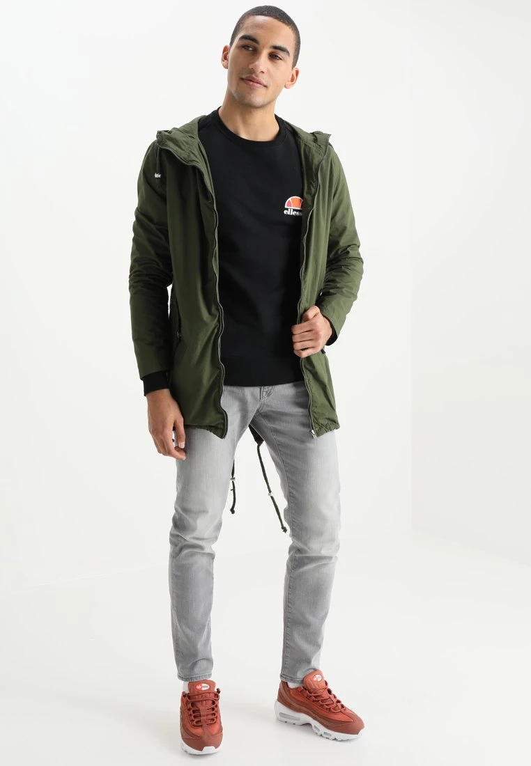 DiveriaFelpaAnthrazit Uomo Maglieria e Felpe EL922S00T-Q12 Ellesse DiveriaFelpaAnthrazit Uomo Maglieria E Felpe EL922S00T-Q12 -Ellesse 64f714cdcedb448c8fab5559788fc0d3