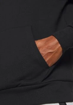 Ellesse CaslinoFelpa Con CappuccioBlack Uomo Maglieria E Felpe EL942G00O-Q11 7 Ellesse CaslinoFelpa Con CappuccioBlack Uomo Maglieria E Felpe EL942G00O-Q11 -Ellesse 64fb513e88694b74ba6e42e861497db5