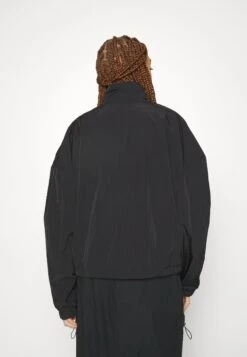 Ellesse LeraGiacca A VentoBlack Donna Giacche E Blazer EL921G03H-Q11 -Ellesse 6b3d543805934c00bf4a7af28a7265a1