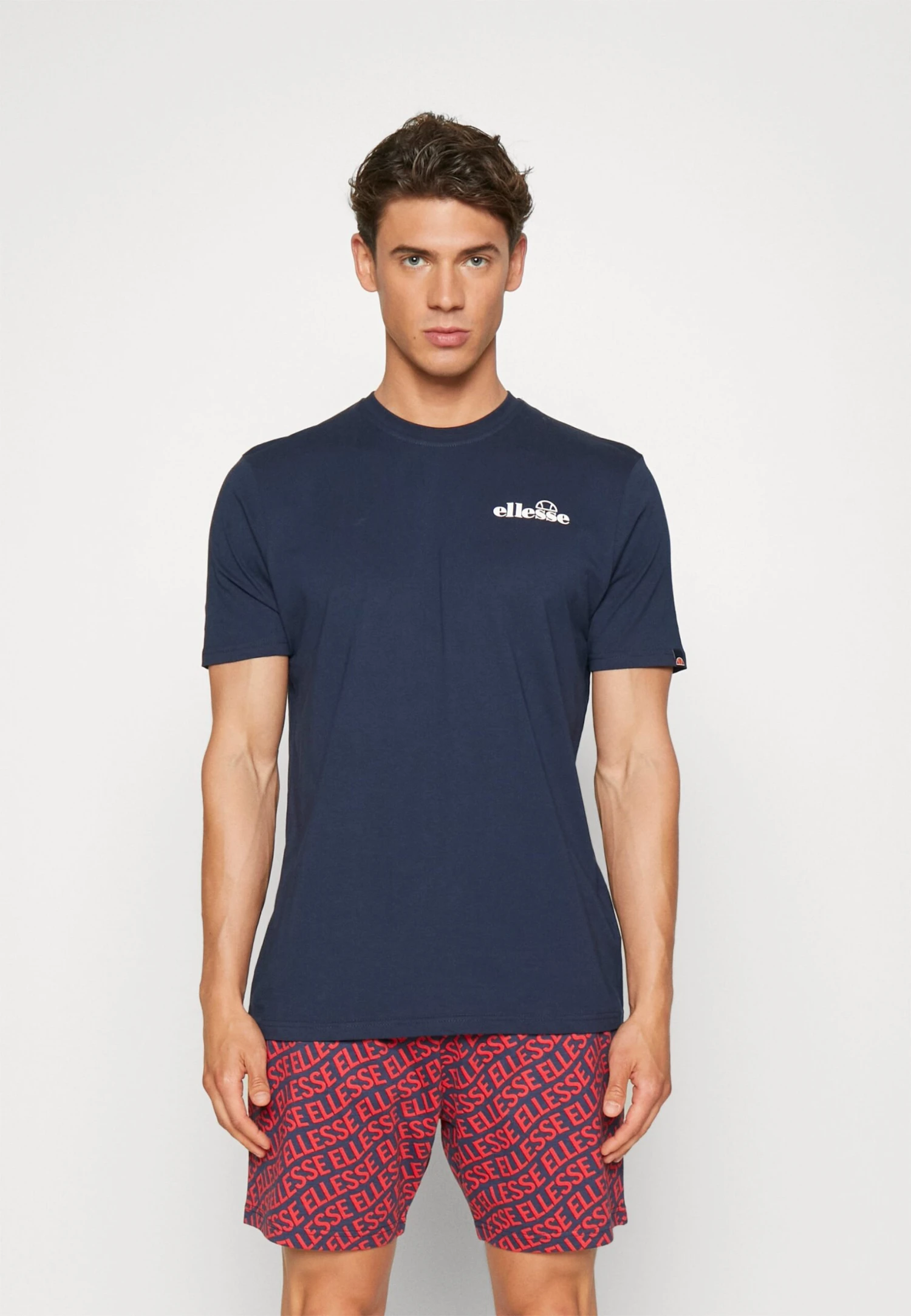 FrezoliPigiamaNavy Uomo Per la notte EL982M00J-K11 Ellesse FrezoliPigiamaNavy Uomo Per La Notte EL982M00J-K11 -Ellesse 6ecd78bf15c34f16827c895f98e179ca scaled