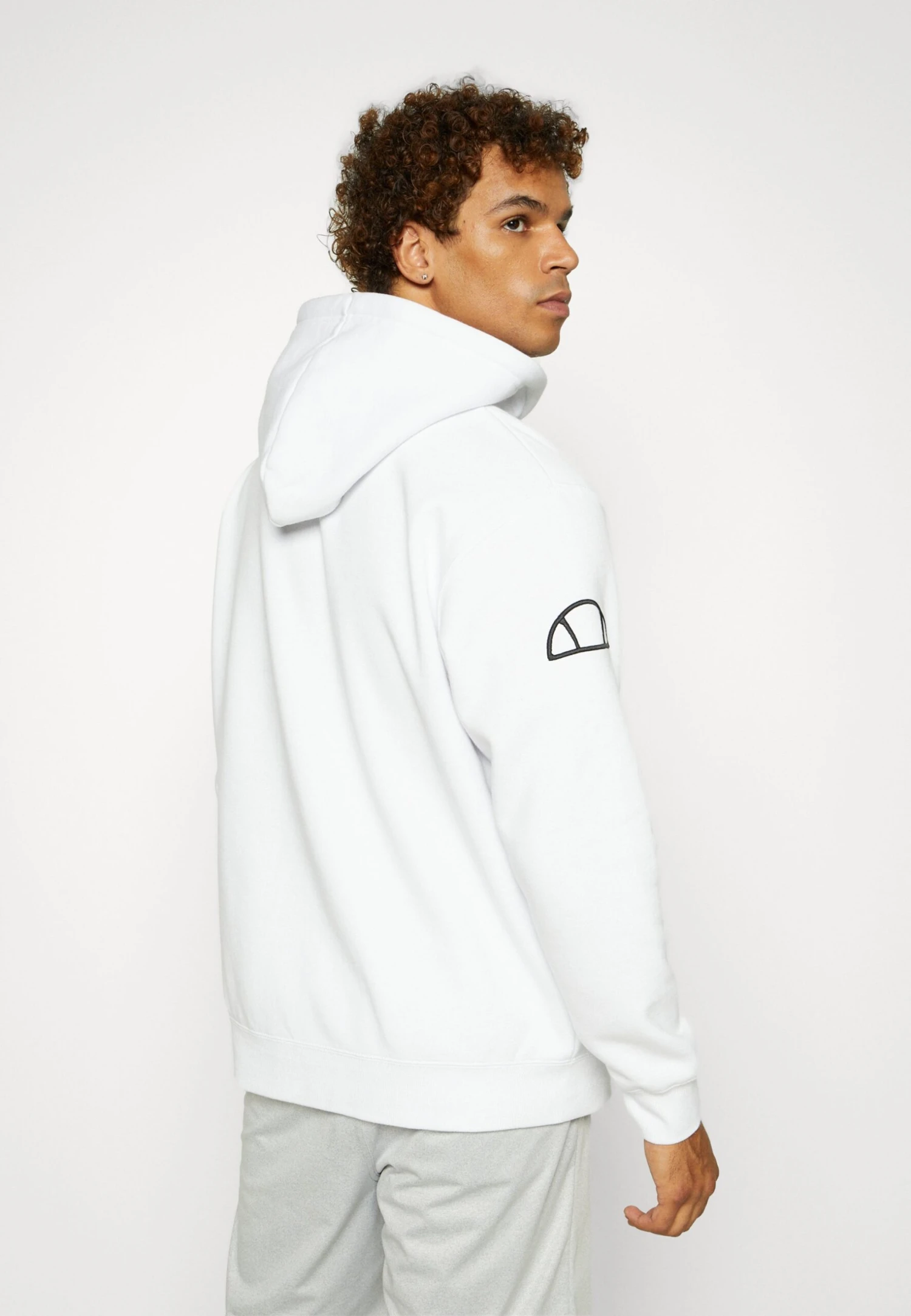 Montato HoodyFelpa Con CappuccioWhite Uomo Maglieria e Felpe EL942G02U-A11 Ellesse Montato HoodyFelpa Con CappuccioWhite Uomo Maglieria E Felpe EL942G02U-A11 -Ellesse 74ba0a38bca043a28fb489e3ee2260ca scaled