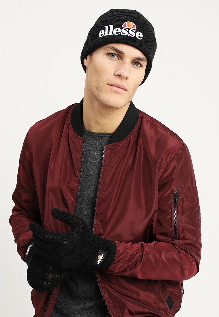 Velly & Bubb SetBerrettoBlack Uomo Cappellie berretti EL954P002-Q11 Ellesse Velly & Bubb SetBerrettoBlack Uomo Cappellie Berretti EL954P002-Q11 -Ellesse 77e832b786a64e4ca762bad49e24e9ad