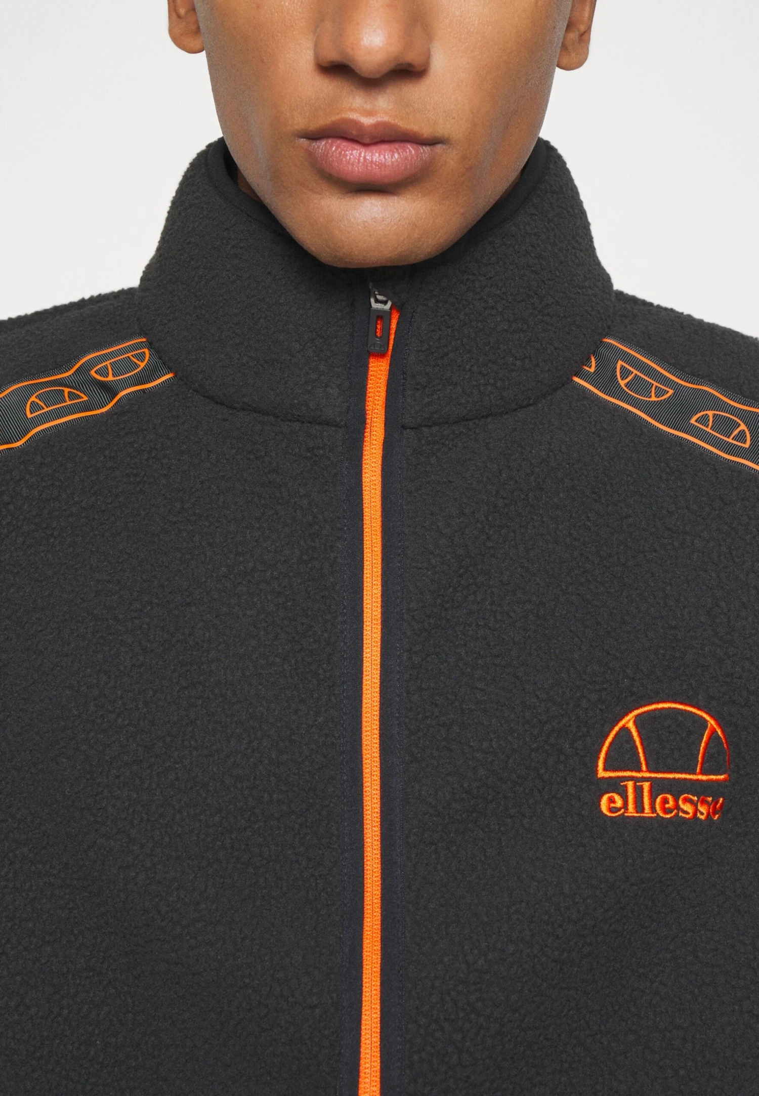 Oziola GiletSmanicatoBlack Uomo Abbigliamento EL942F03S-Q11 Ellesse Oziola GiletSmanicatoBlack Uomo Abbigliamento EL942F03S-Q11 -Ellesse 7ae4f4f6458d41b089769d7e913d4717 scaled