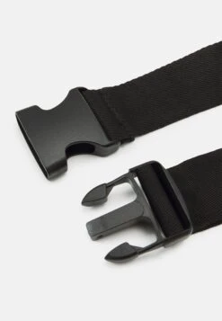 Ellesse Bettany Cross Body Bag UnisexBorsa A TracollaBlack Uomo Borse EL954H039-Q11 5 Ellesse Bettany Cross Body Bag UnisexBorsa A TracollaBlack Uomo Borse EL954H039-Q11 -Ellesse 7bac910a65094a90a91deafec7b16375