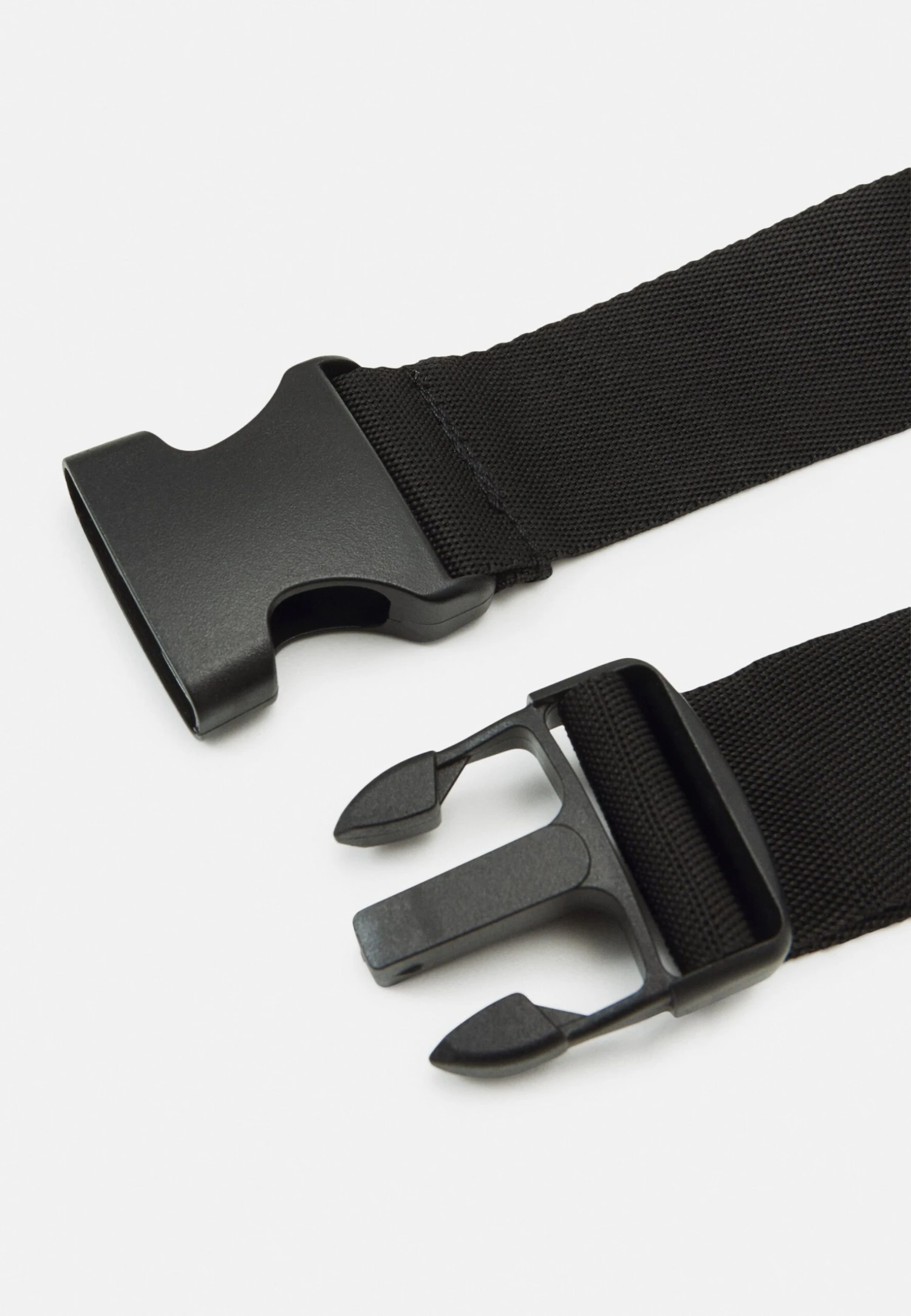 Bettany Cross Body Bag UnisexBorsa A TracollaBlack Uomo Borse EL954H039-Q11 Ellesse Bettany Cross Body Bag UnisexBorsa A TracollaBlack Uomo Borse EL954H039-Q11 -Ellesse 7bac910a65094a90a91deafec7b16375 scaled