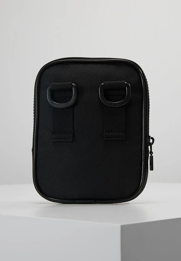 TempletonBorsa A TracollaBlack/Charcoal Marl Uomo Accessori EL952H008-Q11 Ellesse TempletonBorsa A TracollaBlack/Charcoal Marl Uomo Accessori EL952H008-Q11 -Ellesse 8714da167e6145849cc66c51621c6ff0