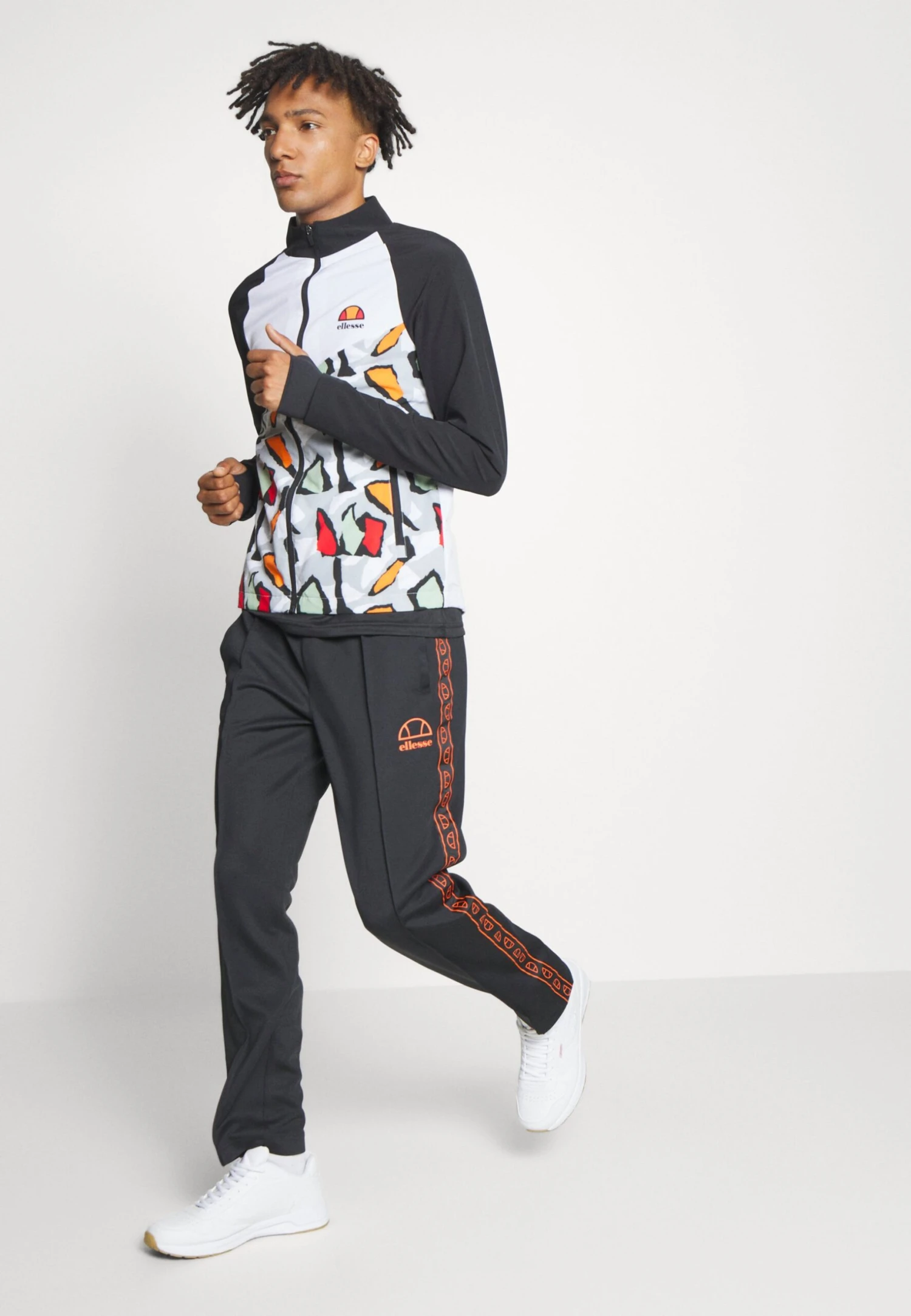 Reginas TrackGiacca SportivaMulti-Coloured/White Uomo Pantaloni sportivi e joggers EL942G034-T11 Ellesse Reginas TrackGiacca SportivaMulti-Coloured/White Uomo Pantaloni Sportivi E Joggers EL942G034-T11 -Ellesse 878dc28bee324cbc970e415b61c9b188 scaled