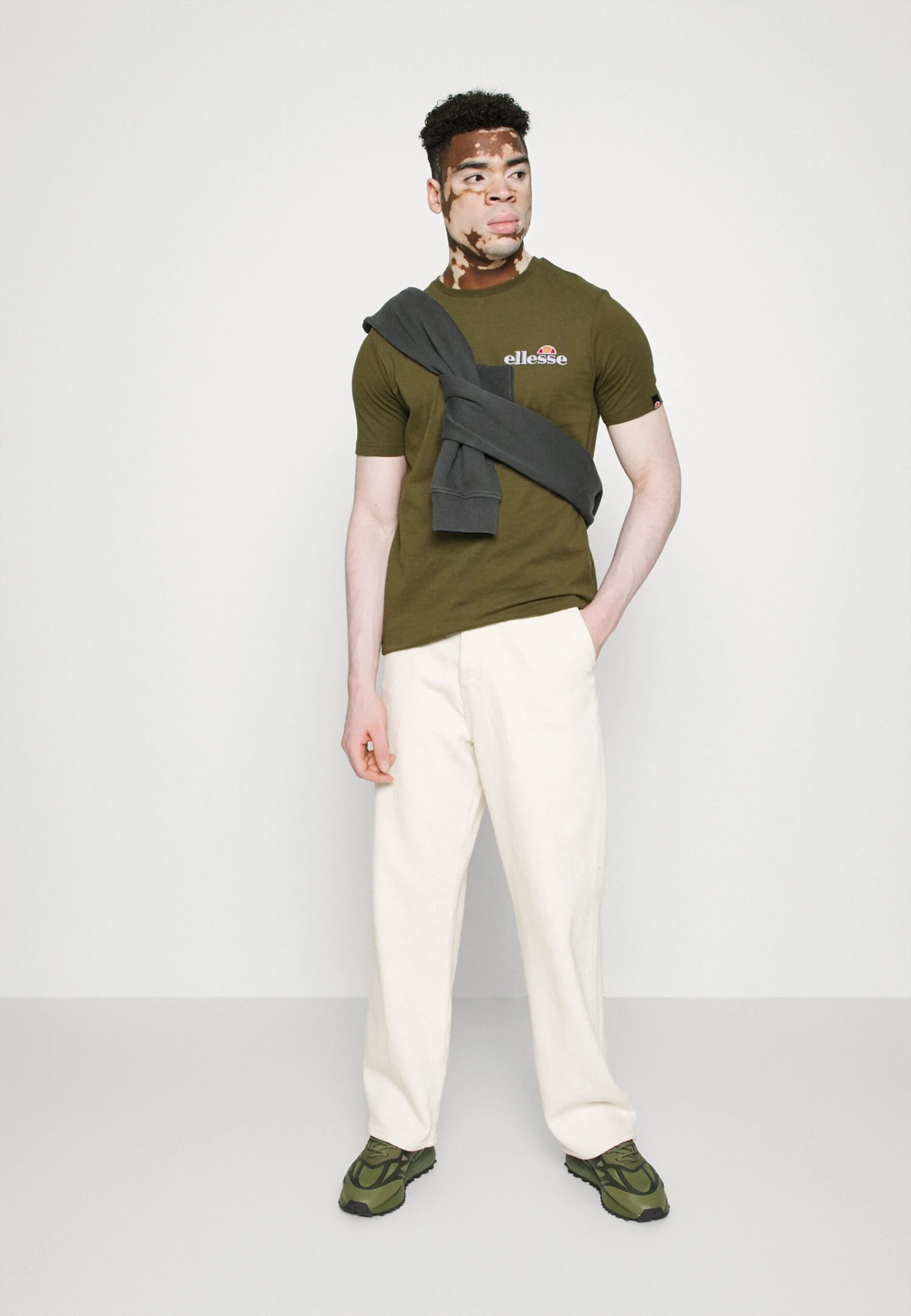 VoodooT-Shirt Con StampaKhaki Uomo T-shirt e polo EL922O02Q-N11 Ellesse VoodooT-Shirt Con StampaKhaki Uomo T-shirt E Polo EL922O02Q-N11 -Ellesse 88bd00b51c2e408eaf4529394d836a6e scaled