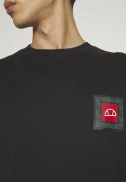 Ellesse Portier TeeT-Shirt Con StampaBlack Uomo T-shirt E Polo EL922O0I2-Q11 10 Ellesse Portier TeeT-Shirt Con StampaBlack Uomo T-shirt E Polo EL922O0I2-Q11 -Ellesse 8937597352704f15b5cf5aeb7861e4dd