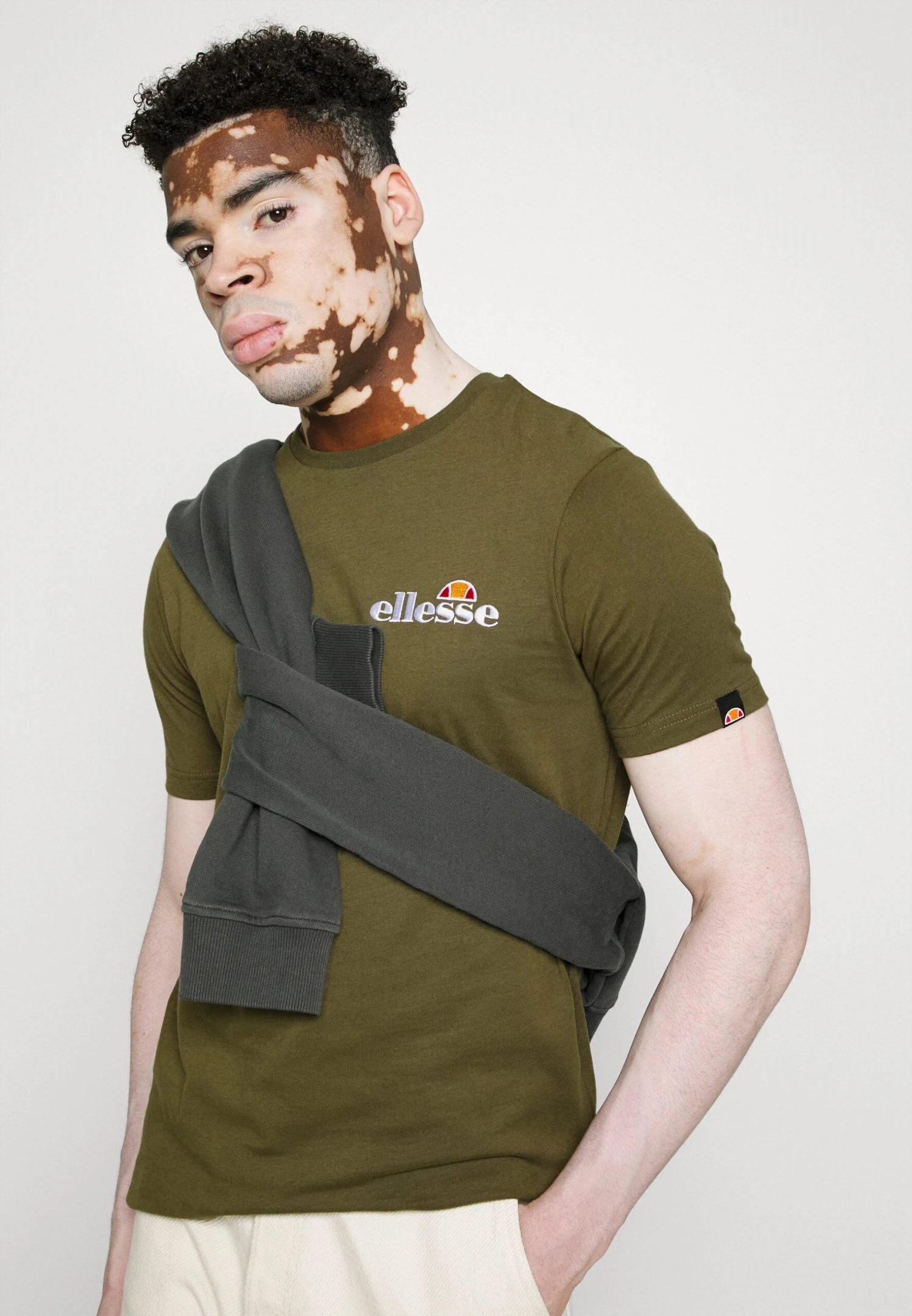 VoodooT-Shirt Con StampaKhaki Uomo T-shirt e polo EL922O02Q-N11 Ellesse VoodooT-Shirt Con StampaKhaki Uomo T-shirt E Polo EL922O02Q-N11 -Ellesse 912918a051e1457da6c4b2a845eea641 scaled