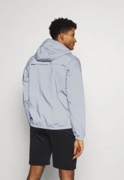 Ellesse Cesanet JacketGiacca A VentoSilver Uomo Giacche EL942F01B-D11 4 Ellesse Cesanet JacketGiacca A VentoSilver Uomo Giacche EL942F01B-D11 -Ellesse 92ffe0e96d0949e7a94c3c06c6eec055