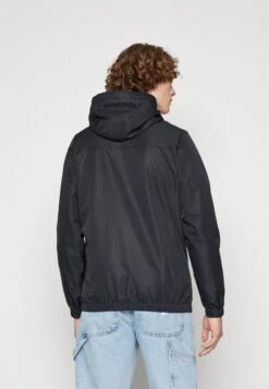 Ellesse RazzoGiacca LeggeraBlack Uomo Giacche EL922T09P-Q11 -Ellesse 98ea83cc31cd4edfa58543fb6e66eb34