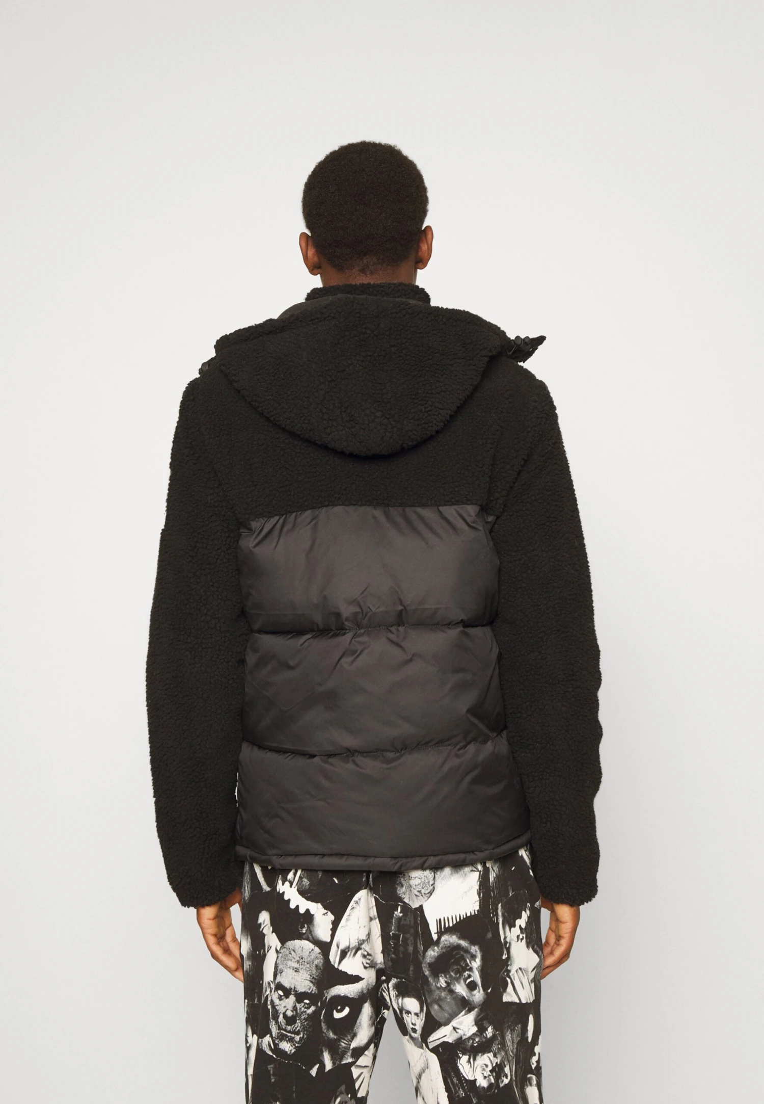 Sparra - Giacca Invernale - Black Ellesse Sparra - Giacca Invernale - Black -Ellesse 9a76f136d8774b529df33a5efa086378 scaled