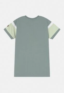 Ellesse StrisciaT-Shirt Con StampaDark Green Bambini T-shirt & Top EL924G01Q-M11 -Ellesse a46a9b6a2d4343538f5d32dace8fb2e4