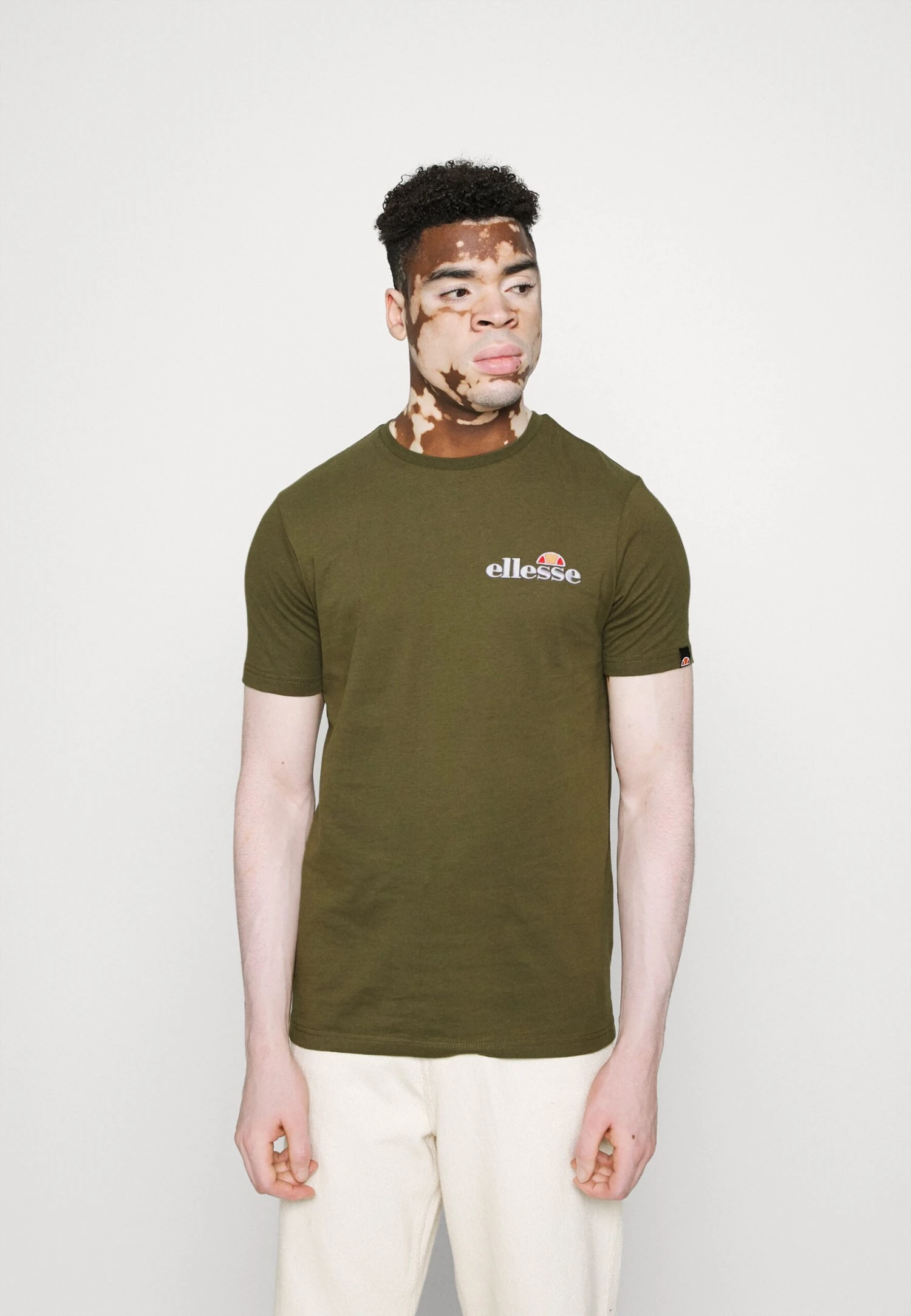 VoodooT-Shirt Con StampaKhaki Uomo T-shirt e polo EL922O02Q-N11 Ellesse VoodooT-Shirt Con StampaKhaki Uomo T-shirt E Polo EL922O02Q-N11 -Ellesse a9b03d11d9ea489a9ec86bf2aea97267 scaled