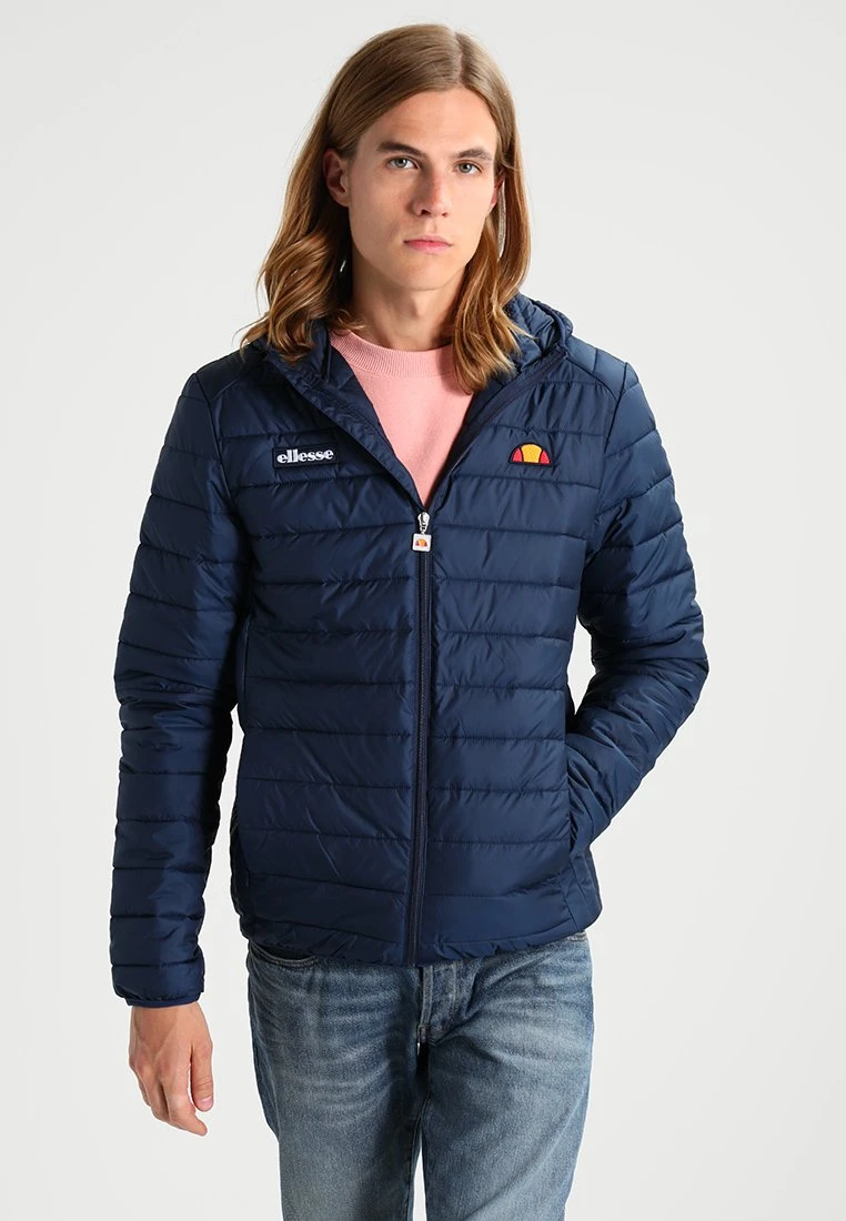 LombardyGiacca Da Mezza StagioneDress Blues Uomo Giacche EL922L007-K11 Ellesse LombardyGiacca Da Mezza StagioneDress Blues Uomo Giacche EL922L007-K11 -Ellesse ab9e40fb69d14ea284a0244c73226067
