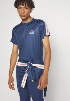 Ellesse Betina TeeT-Shirt Con StampaNavy Uomo Abbigliamento EL942D052-K11 -Ellesse ad59b81d6c884b54b929bf977e8be50d