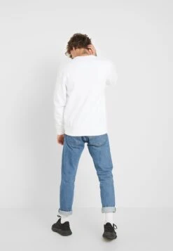 Ellesse DiveriaFelpaWhite Uomo Maglieria E Felpe EL922S00T-A11 4 Ellesse DiveriaFelpaWhite Uomo Maglieria E Felpe EL922S00T-A11 -Ellesse b04d29eef8e84b84b05667161242ea57