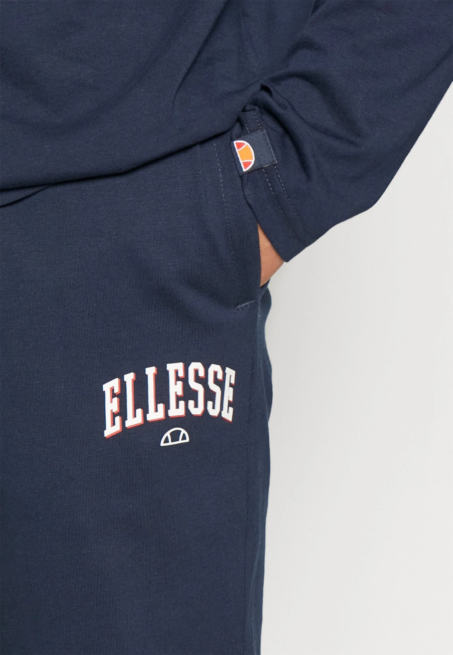 Sanzio Set - Pigiama - Navy Ellesse Sanzio Set - Pigiama - Navy -Ellesse b138a39ce0cc48bdad6641eceb2839ed scaled
