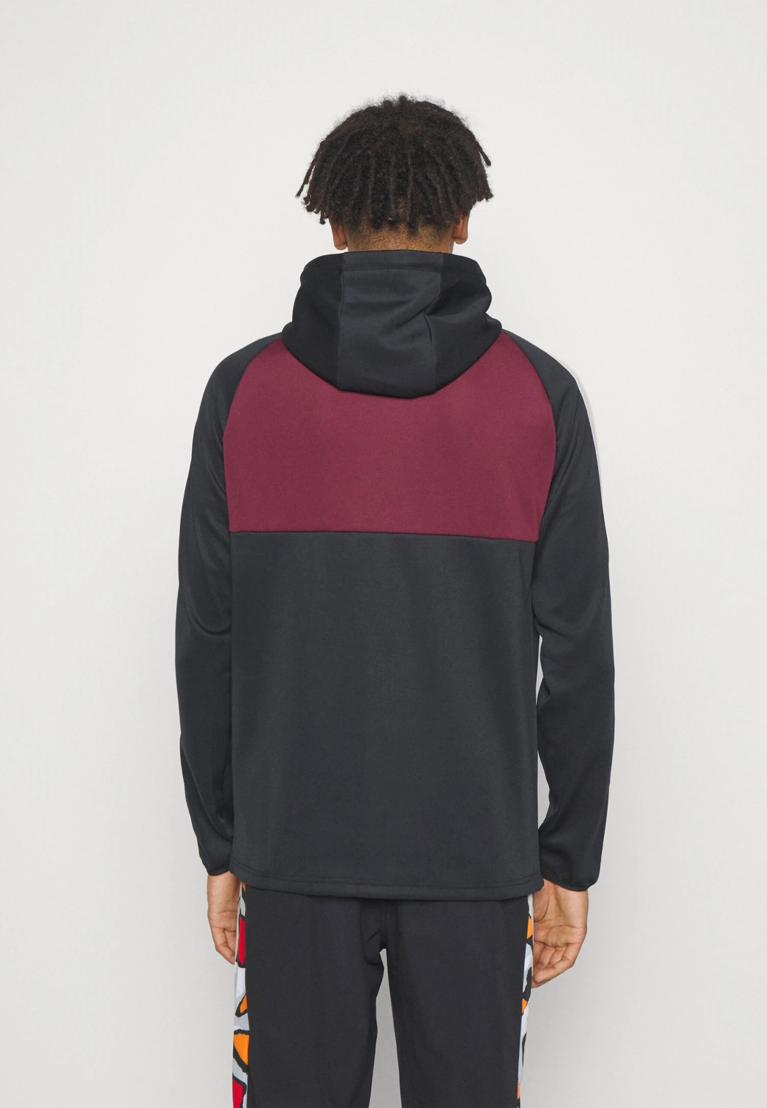 Timota HoodieFelpa Con ZipBurgundy Uomo Abbigliamento EL942G036-G11 Ellesse Timota HoodieFelpa Con ZipBurgundy Uomo Abbigliamento EL942G036-G11 -Ellesse b57b5d9aba5e4ccda5c322520481572a scaled