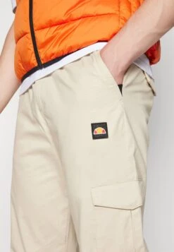 Ellesse RingaPantaloni CargoBeige Uomo Pantaloni EL922E061-B11 9 Ellesse RingaPantaloni CargoBeige Uomo Pantaloni EL922E061-B11 -Ellesse bbfcdd23baf5440d8d3dd707d2cdfd2a