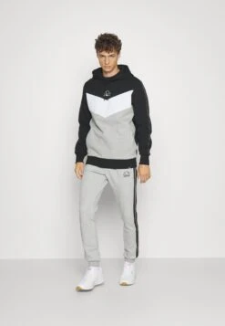 Ellesse Corpo HoodyFelpa Con CappuccioBlack Uomo Abbigliamento EL942G02Y-Q11 -Ellesse be62becf06ea469fb1e6b3107c6576f5