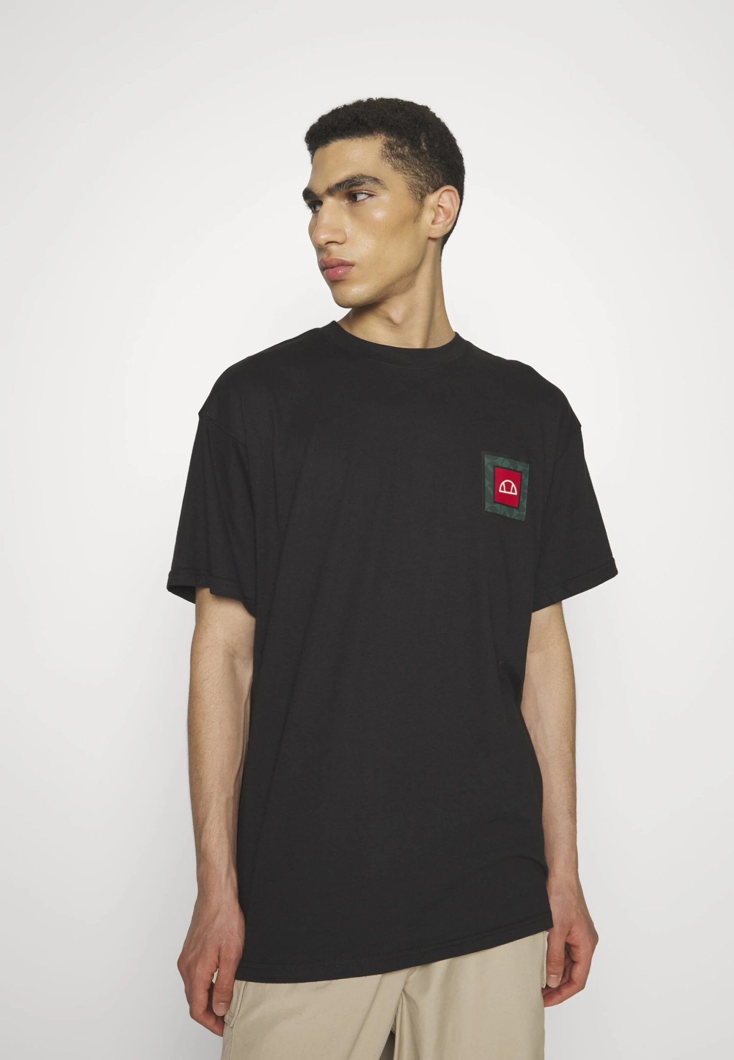 Portier TeeT-Shirt Con StampaBlack Uomo T-shirt e polo EL922O0I2-Q11 Ellesse Portier TeeT-Shirt Con StampaBlack Uomo T-shirt E Polo EL922O0I2-Q11 -Ellesse c1b1fc5cb6ad4fad8ed15c2a4db8fea1 scaled